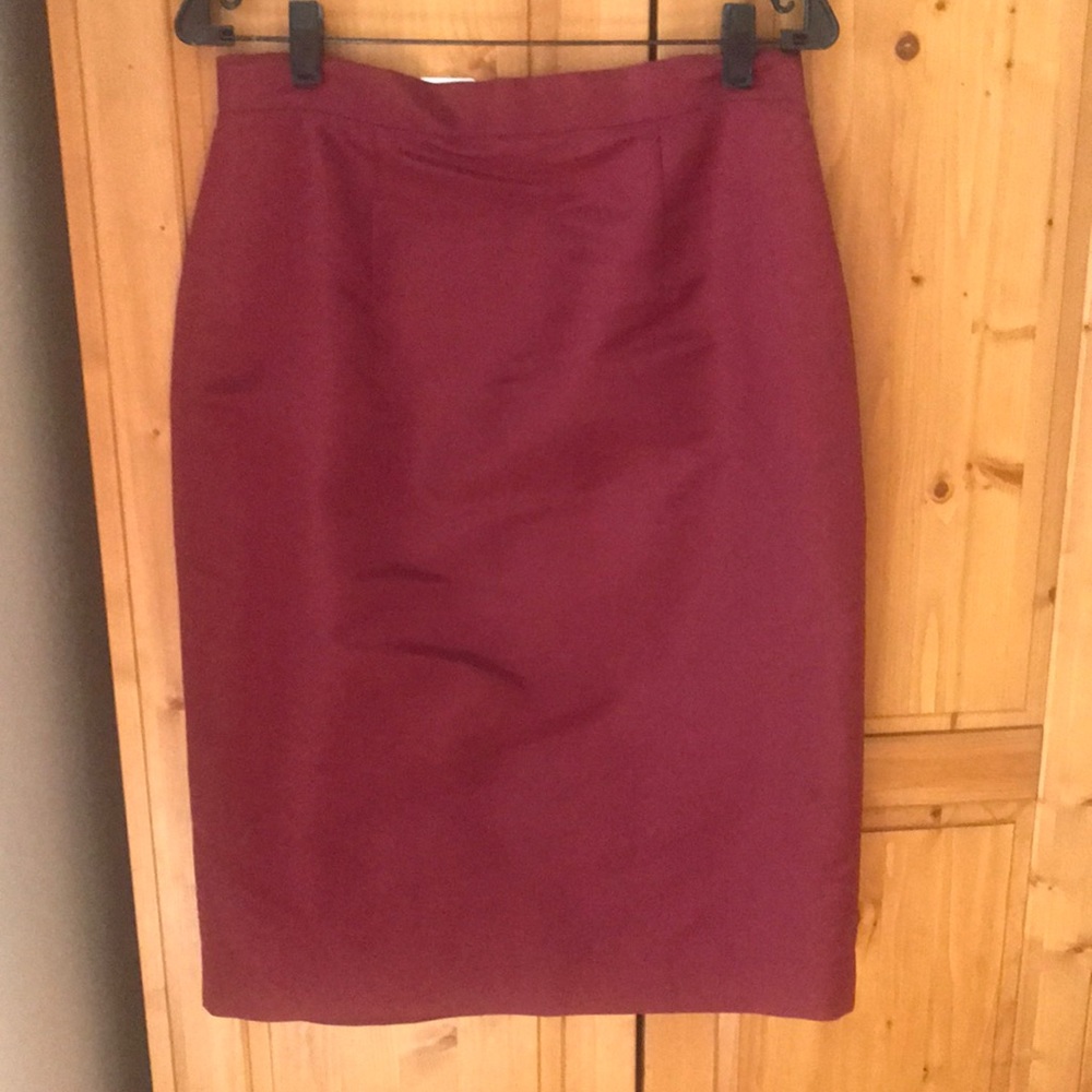 New Oscar de la Renta burgundy silk skirt 8.